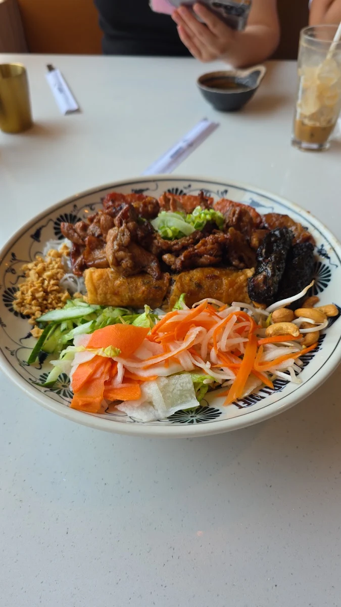 Bún Chả Giò Nem Nướng Bò Lá Lốt Grill Meat Vermicelli