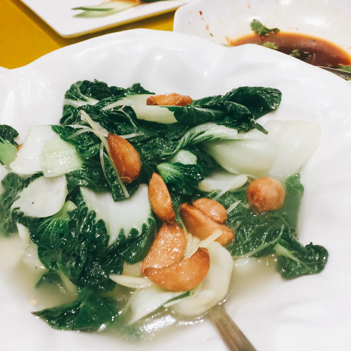Baby Choy Sum in Garlic Soup