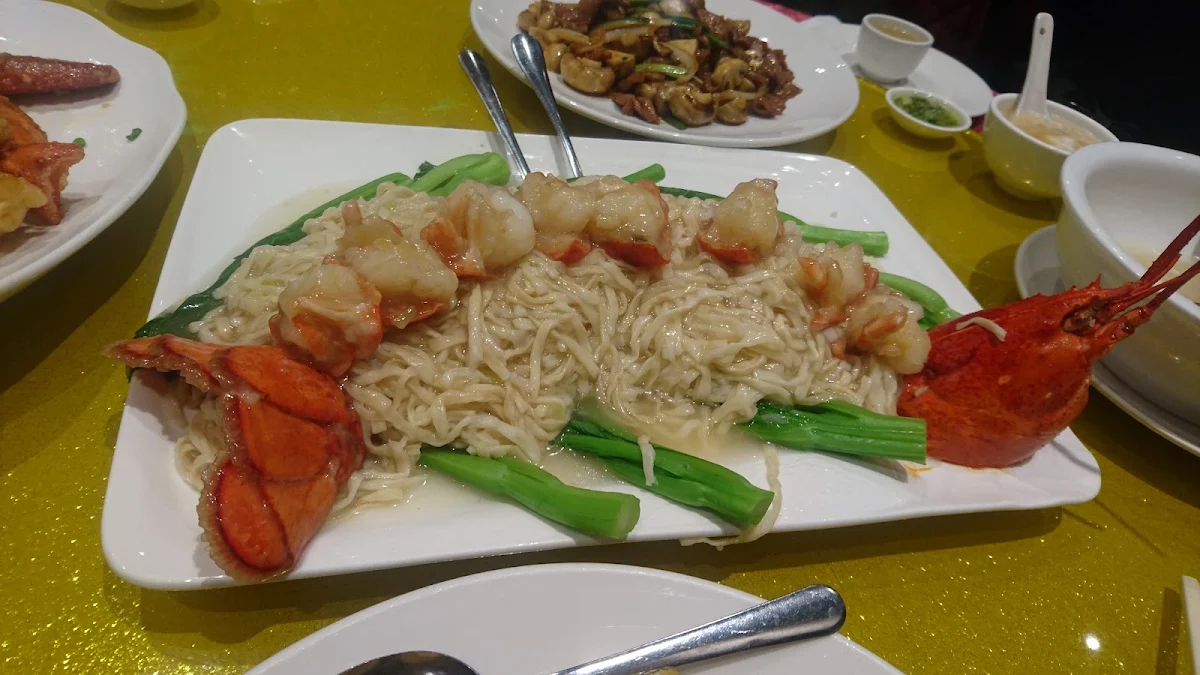Lobster E-Fu Noodles
