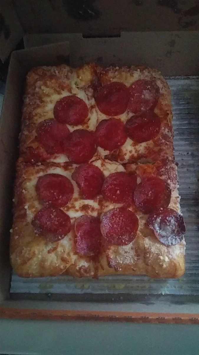 Deep Dish Stuff Crust Pizza