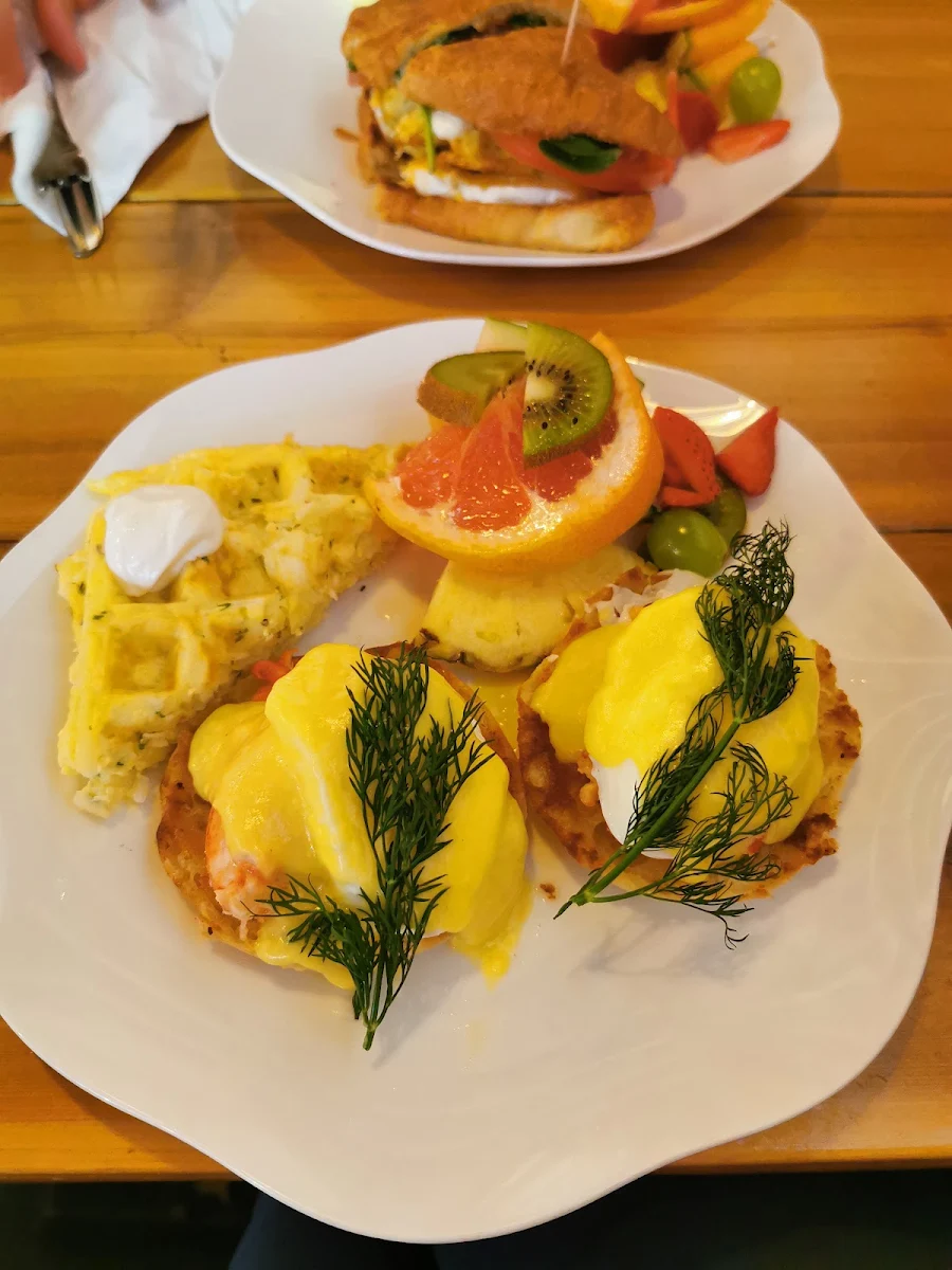 Smoked Salmon Eggs Benedict