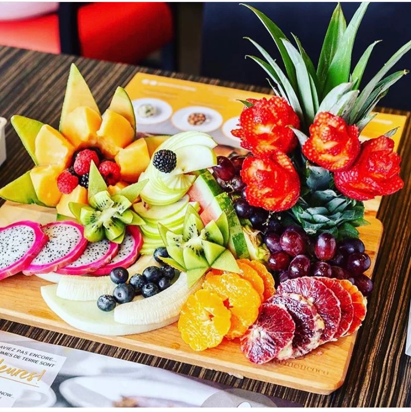 Assiette de Fruits Frais Fresh Fruit Plate