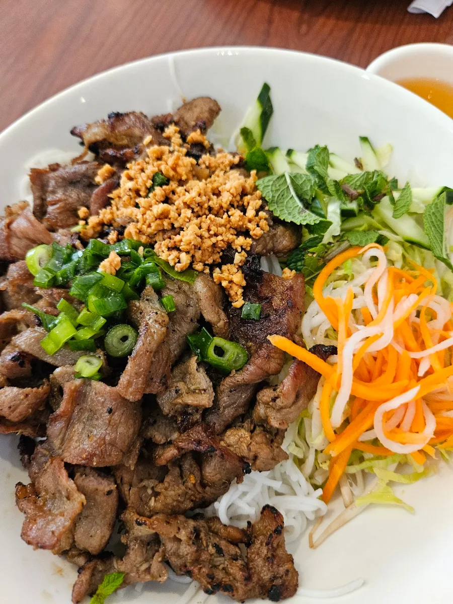 Crispy Beef on Vermicelli Noodles Bun Bo Don