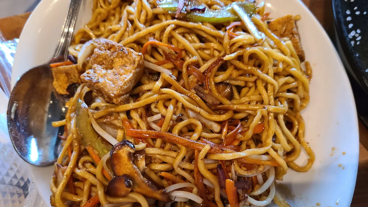 Signature Lo Mein