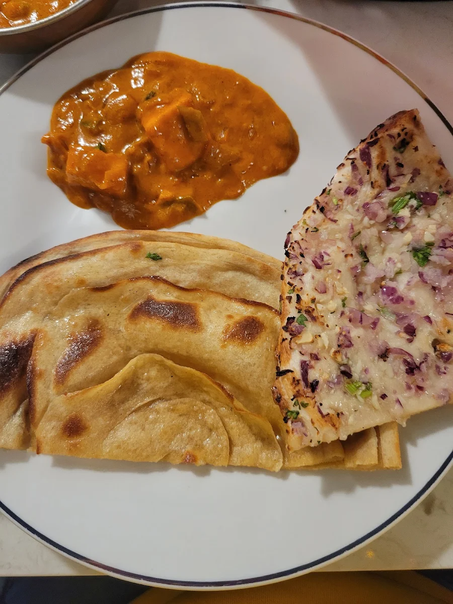 Lachha Paratha Garlic Naan