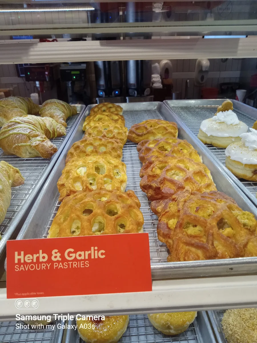 Matcha Vanilla Croissant Vanilla Bean