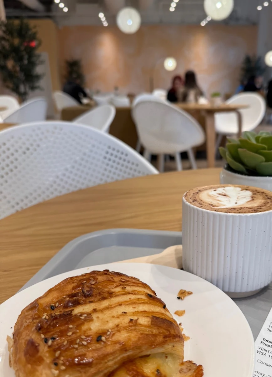 Le Croissant Au Fromage