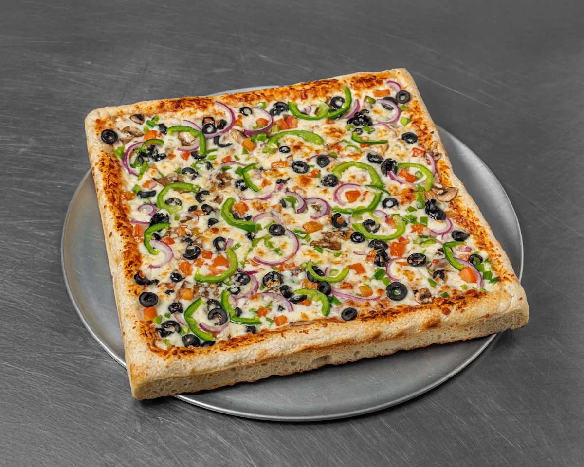 Highlights, Chicago Pizza - Deep Dish - Northeast Calgary