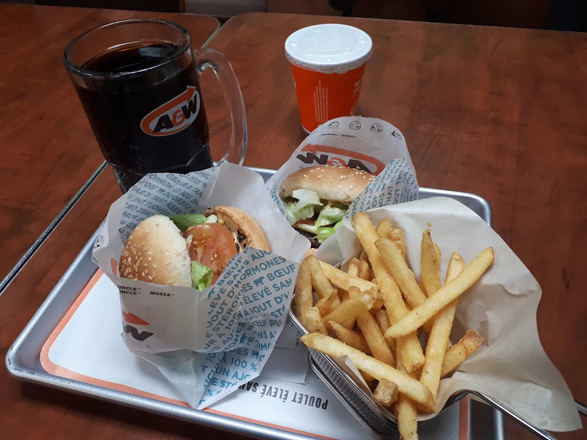 Mozza Burger Combo