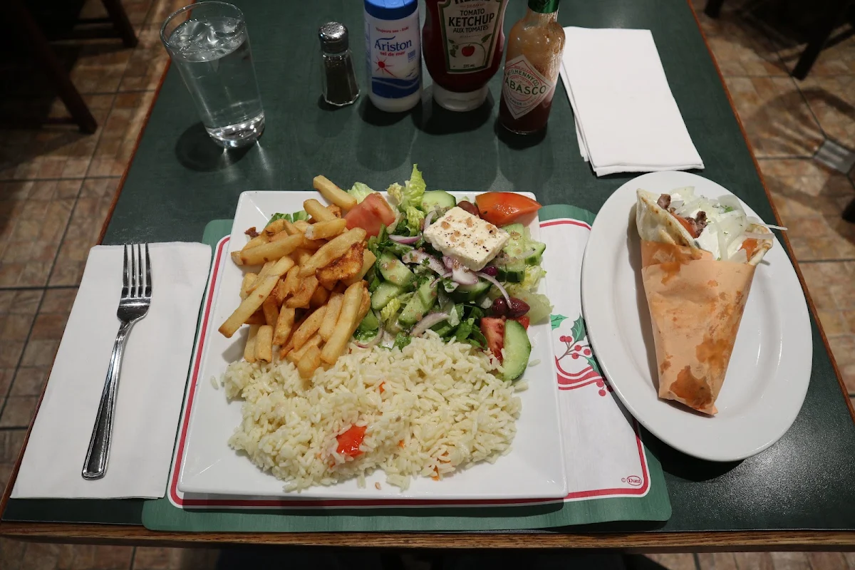 Village Grec Gyro Plate