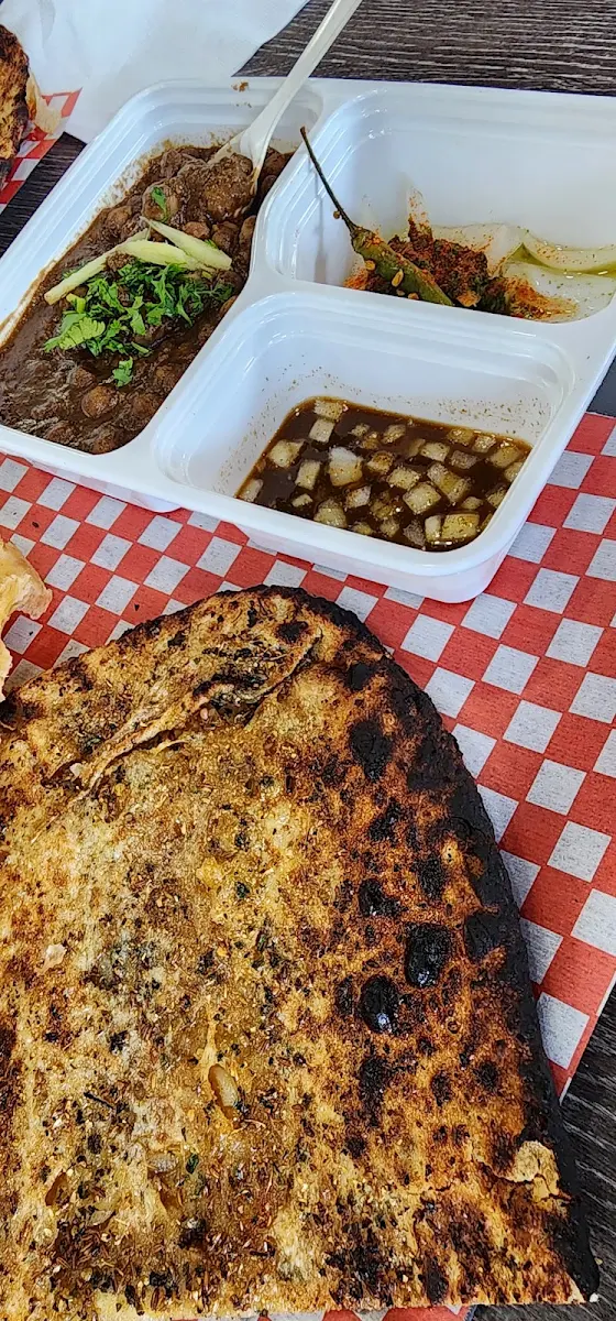 Amritsari Chole Kulche 1