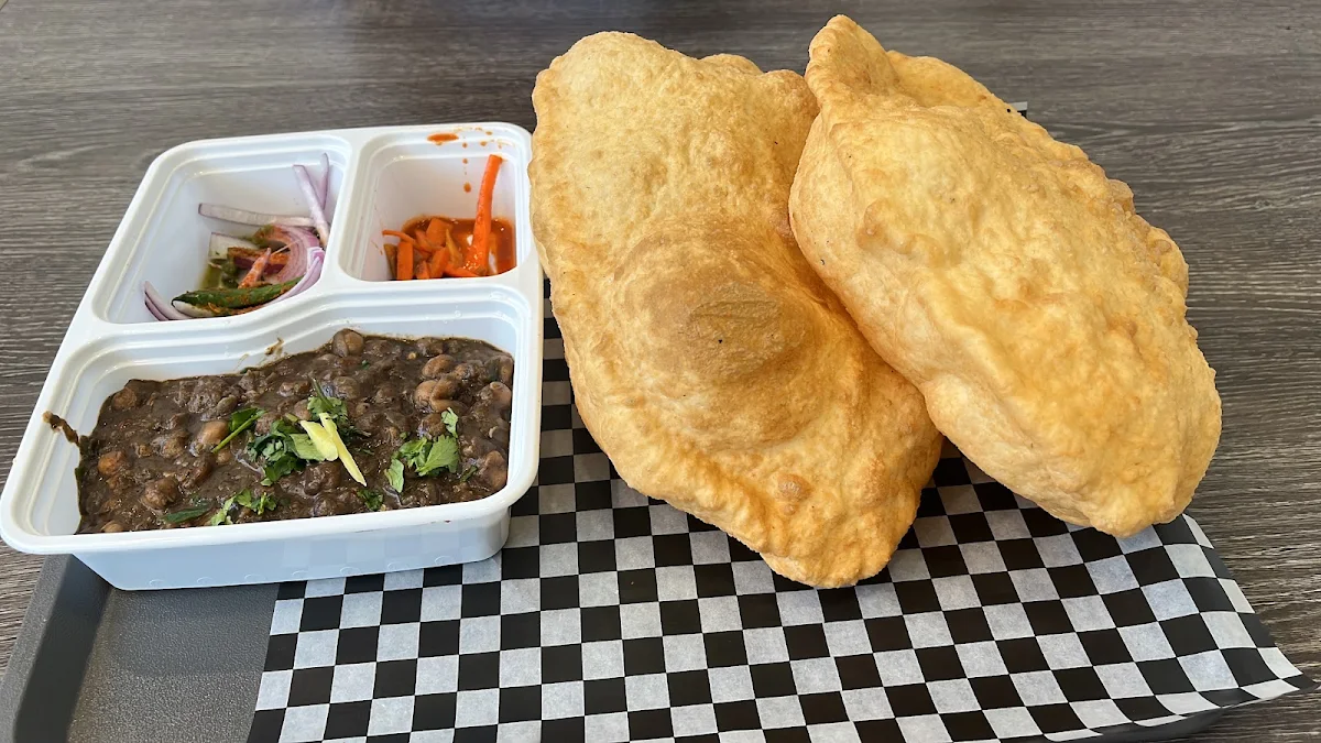Dilli De Chole Bhature Must Try 2