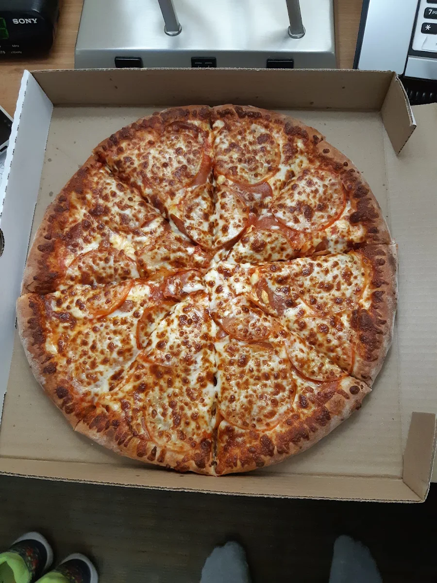 Cheese Lovers w Italian Sausage and Hawaiian Pizzas