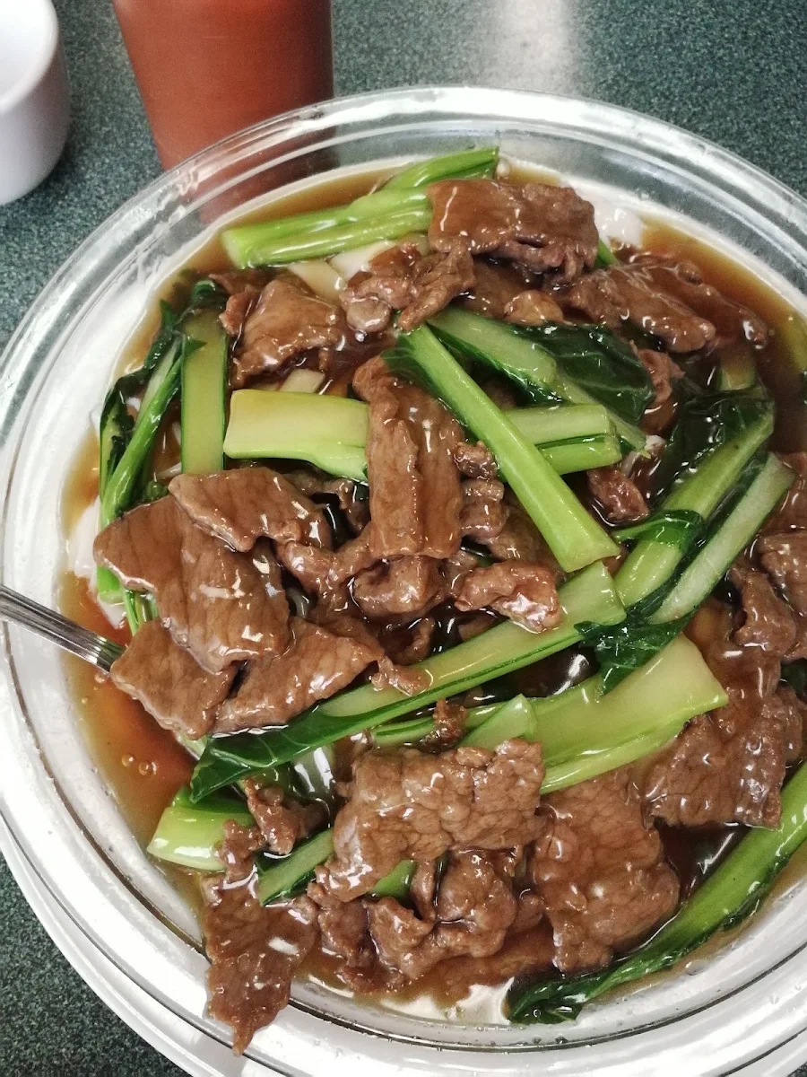Stir Fried Rice Noodles with Beef and Chinese Vegetables with Extra Sauce