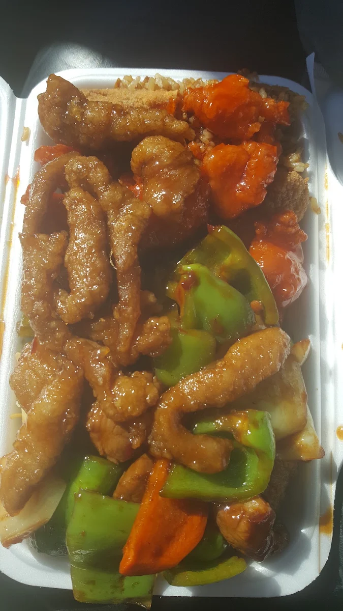 Highlights, Great Wall Chinese Restaurant