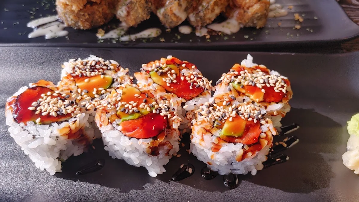 Salmon Avocado Roll
