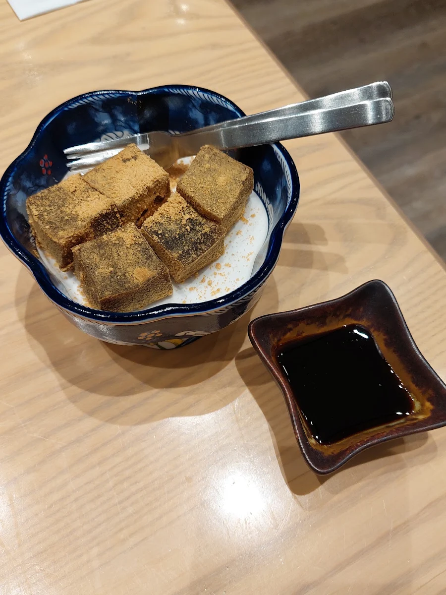 Black Sesame Ice-Cream and Mochi with Soybean Powder