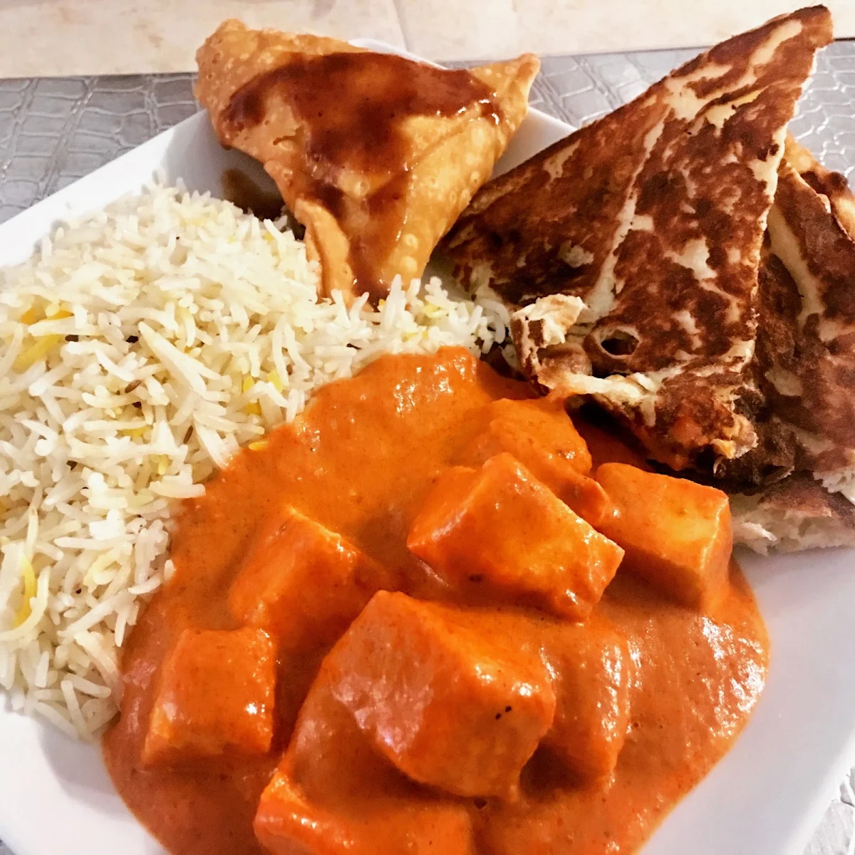 Butter Chicken Rice Samosa and Naan