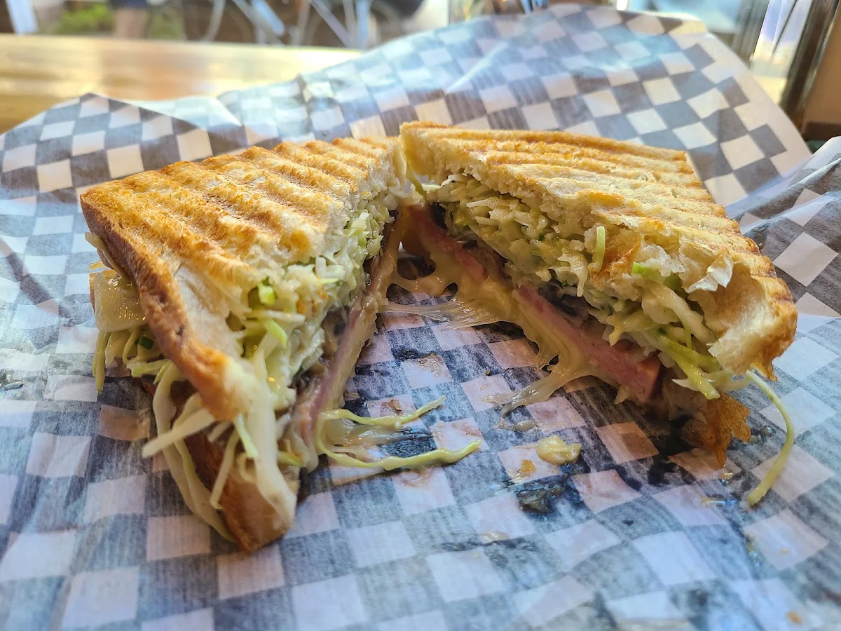 Sandwich à La Saucisse Fumée