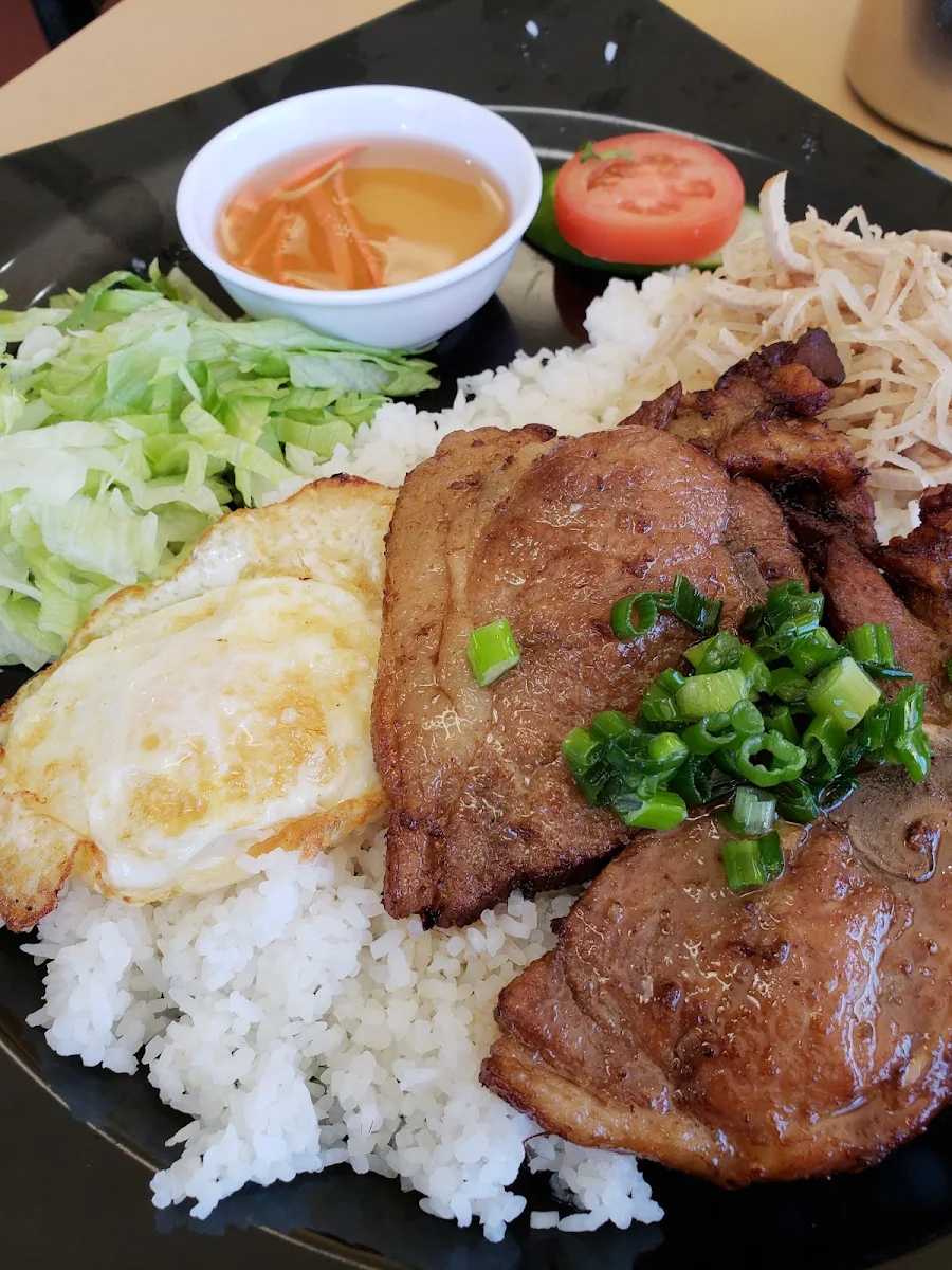 Julienne Pork with Grilled Chop and Egg Com Tam Suon Bi Trung