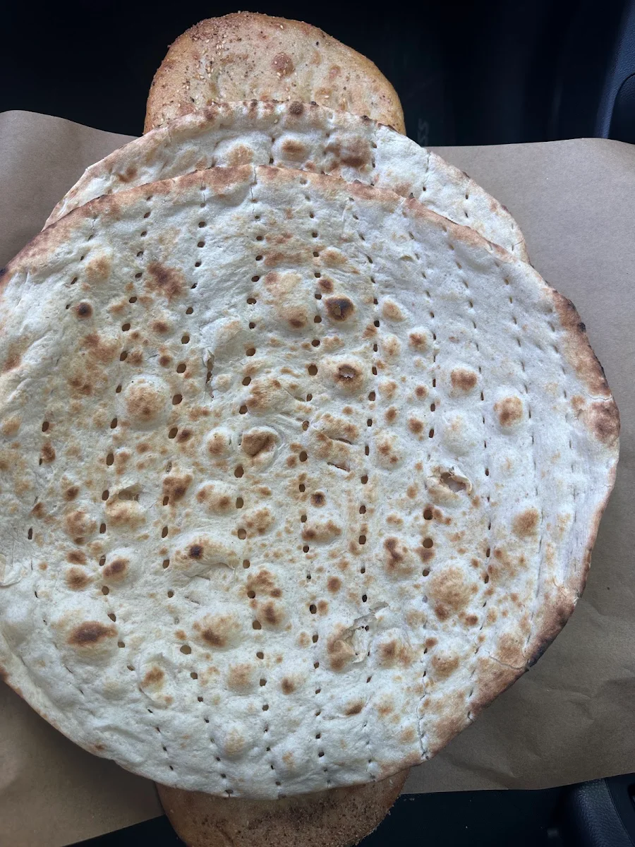 Taftoon Bread, Ava Bakery