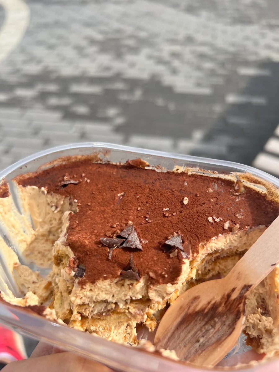Classic Tiramisu Cake