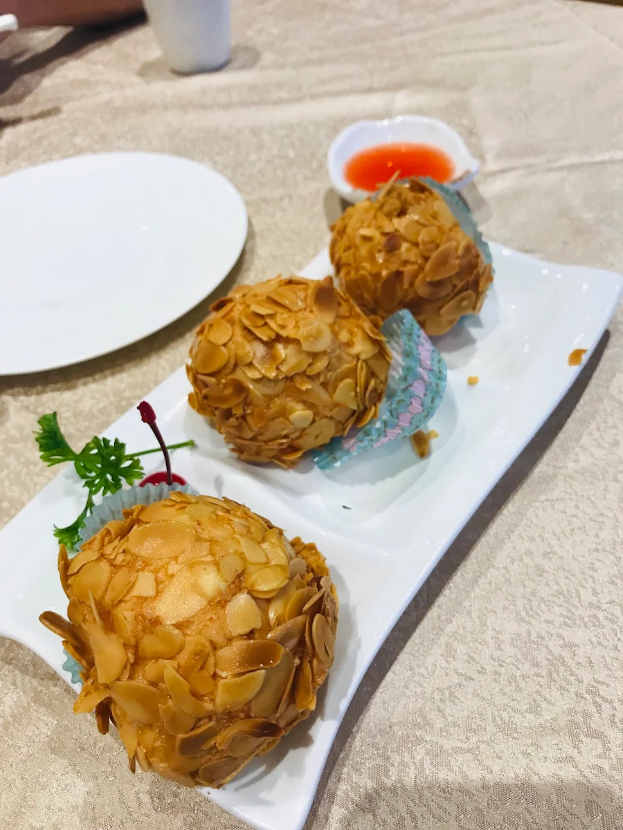 Deep Fried Shrimp Ball with Almond