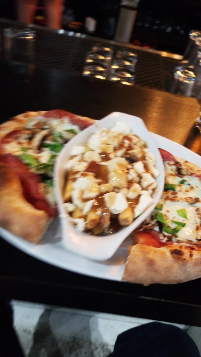 Duo Pizza Garni Poutine