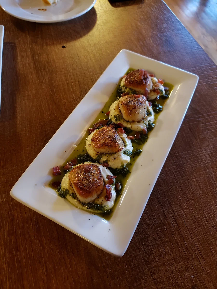 Seared Scallops on Cauliflower Puree