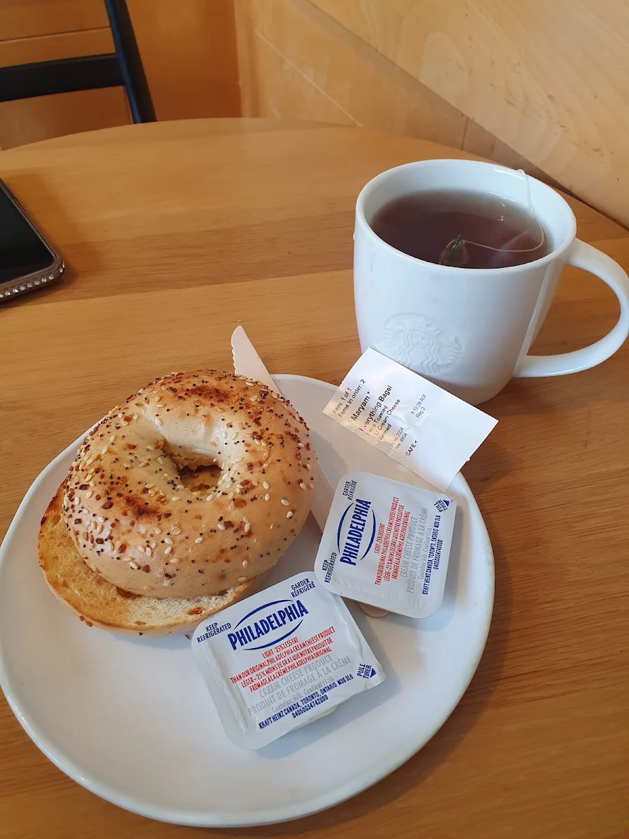 Everything Bagel with Cream Cheese