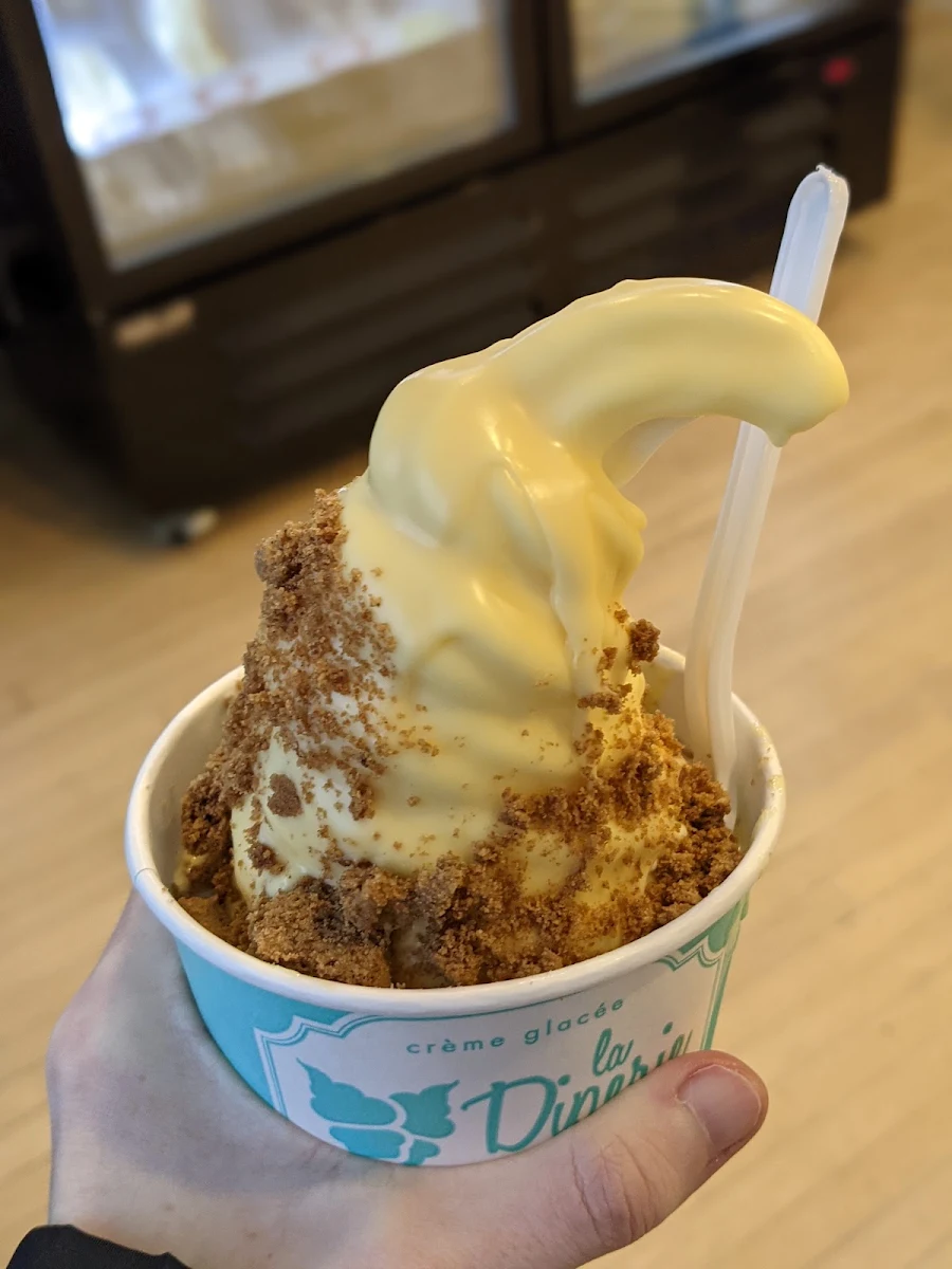 Vanilla Soft Serve with Cheesecake Topping and Crushed Speculoos