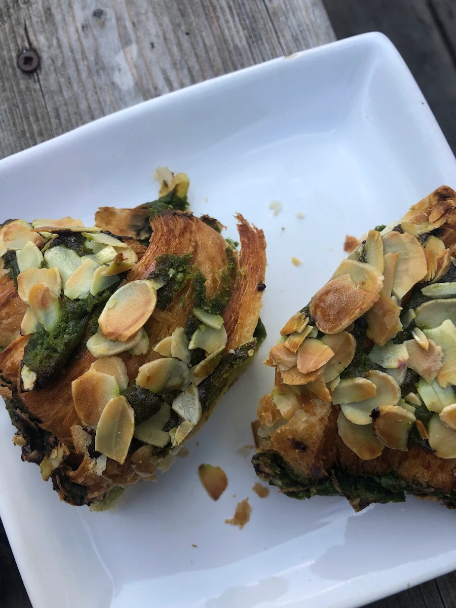Croissant Aux Amandes