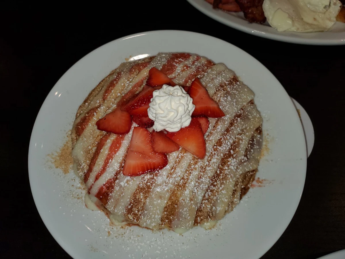 NY Strawberry Cheesecake Pancake