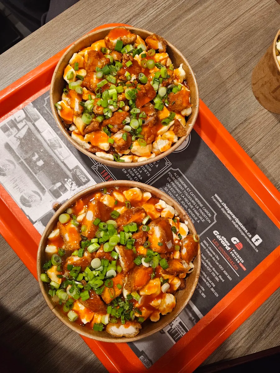 Buffalo Chicken Poutine