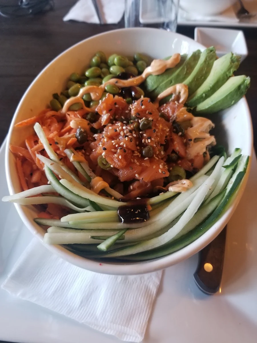 Poké Bowl Saumon Fumé