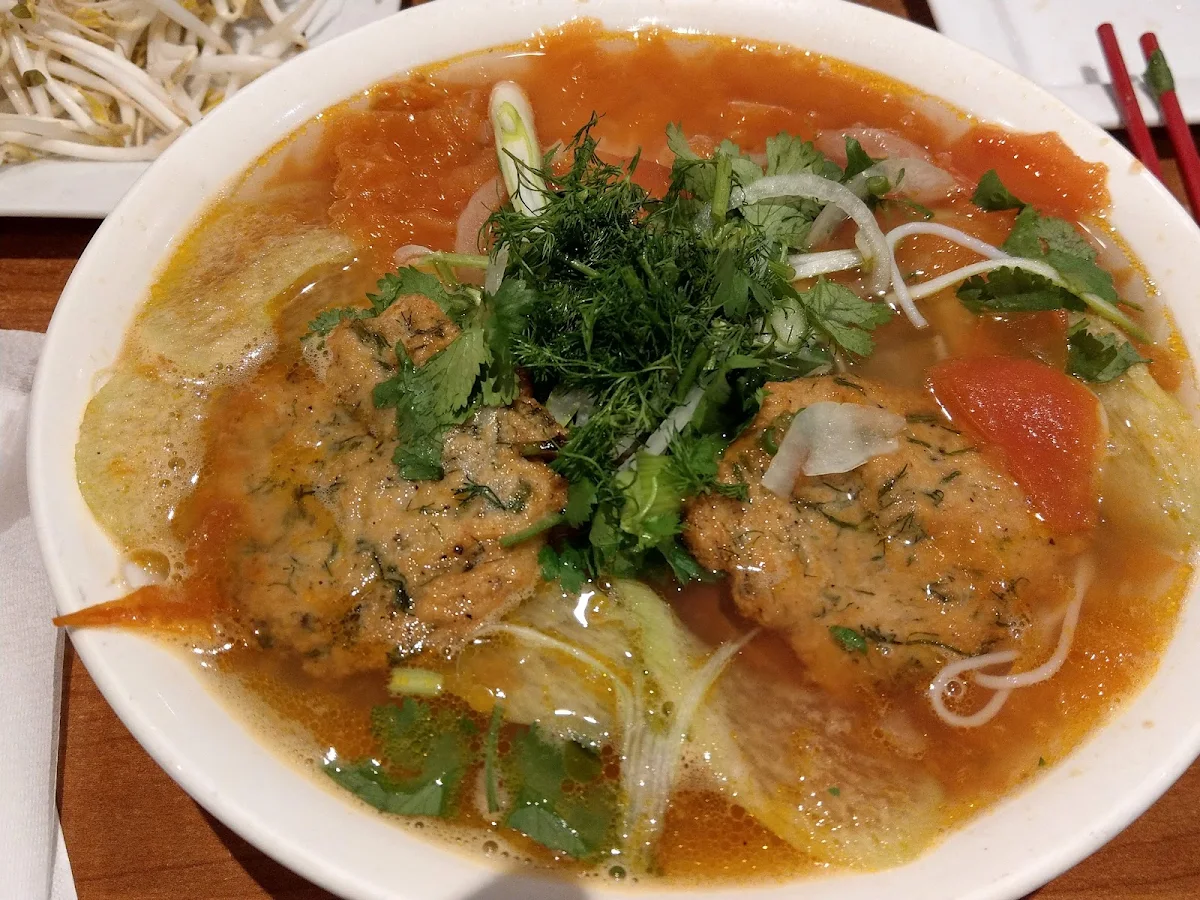 Bun Cha Ca, Pho Ngoc Tuan