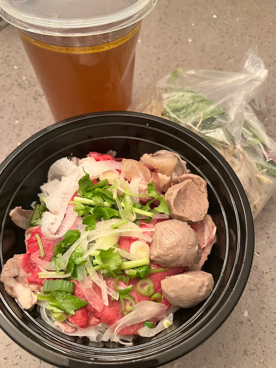 Everything Beef Pho, Pho Ngoc Tuan