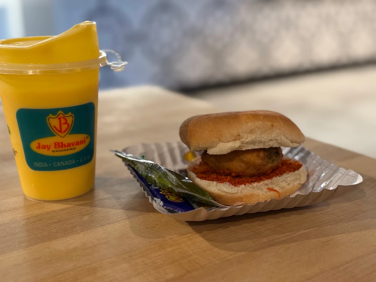 Vada Pav in Butter with Cheese Swaminarayan