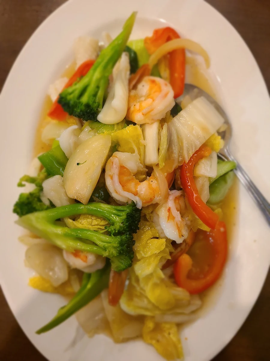 Mực Xào Cần Tây Dứa CÀ Chua - Stir Fried Squid with Celery Pineapple Tomato