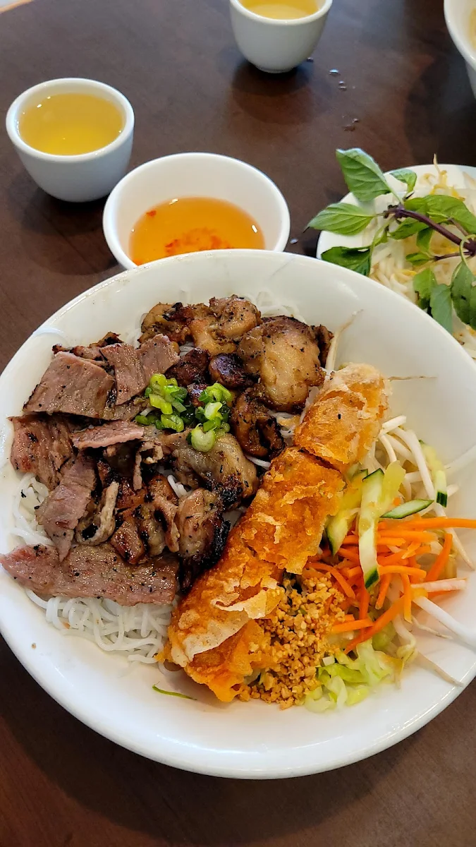 Vermicelli with Grilled Pork