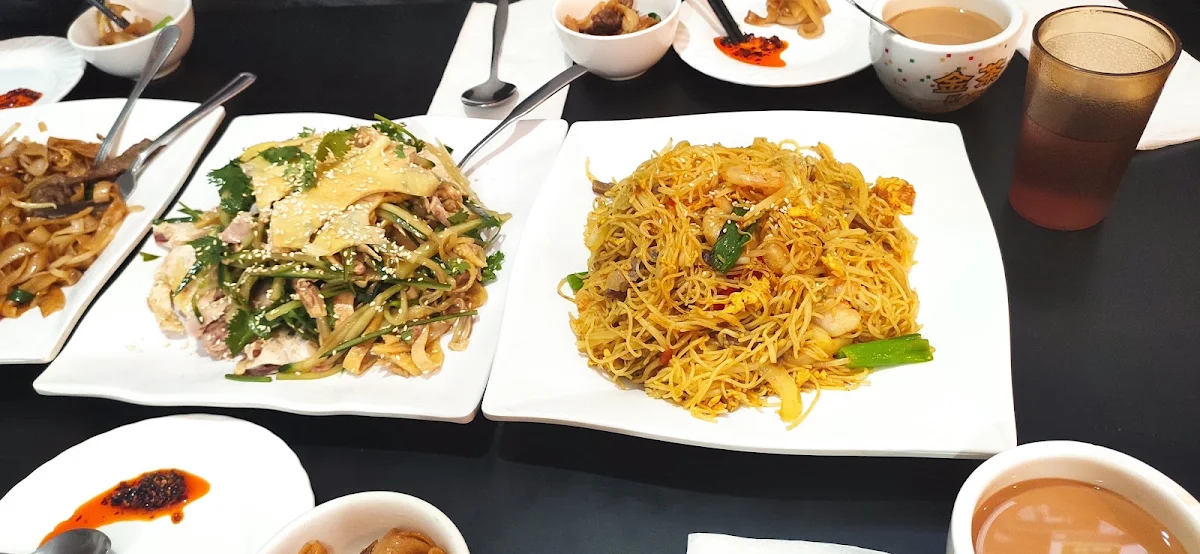 Beef Fried Noodles and the Other Dishes
