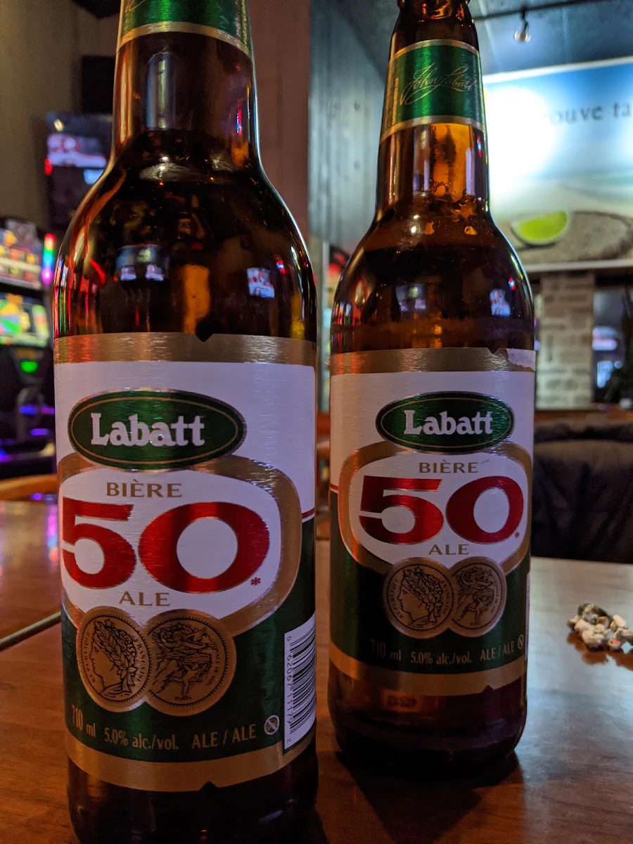 Highlights, Pub Paré