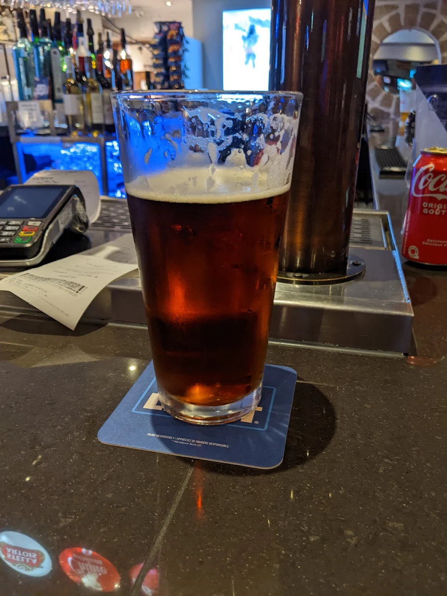 Highlights, Pub Paré