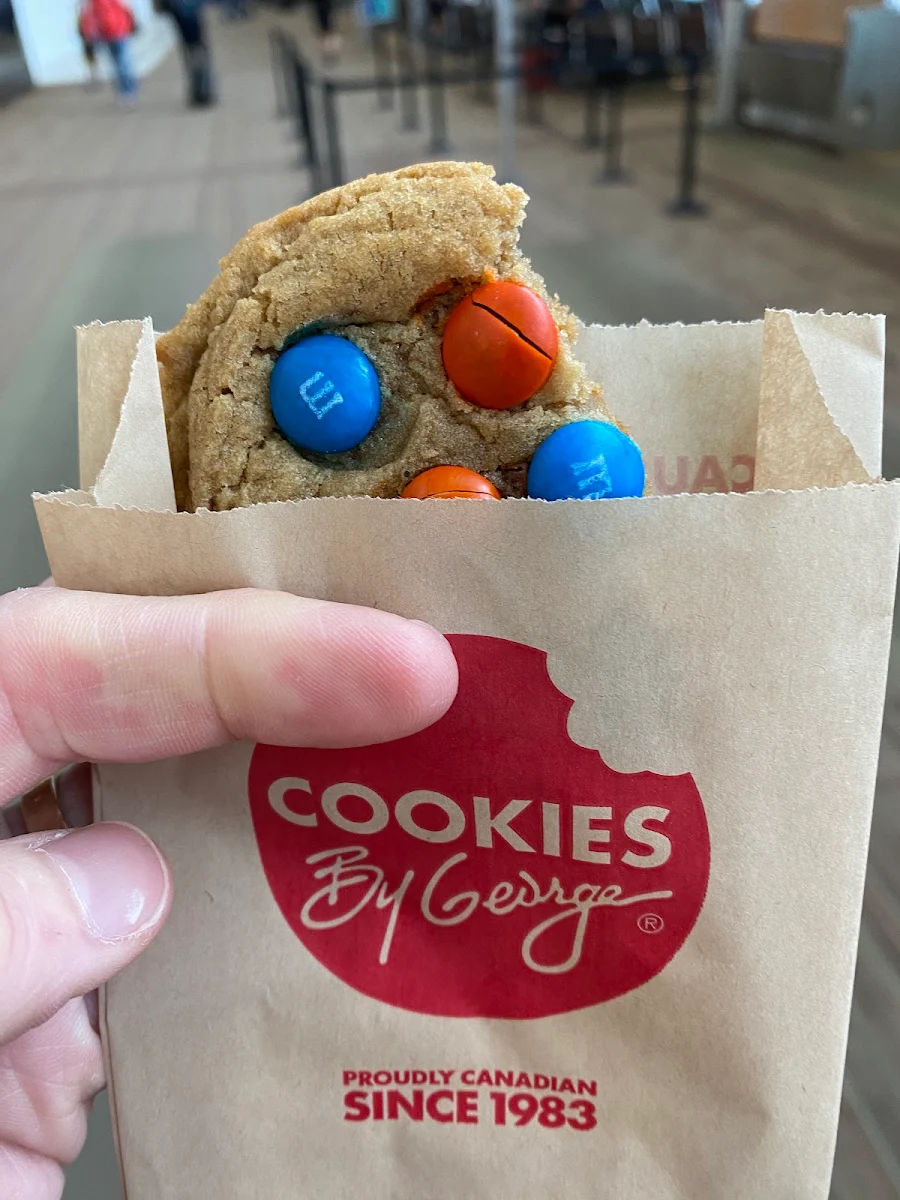 M&M Cookie, Cookies By George