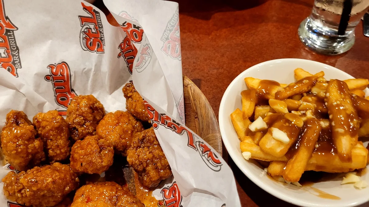 Boneless Wings and Poutine