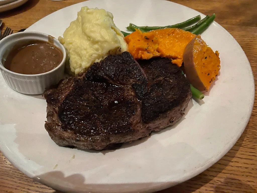 Sirloin Steak with Mash Potatoes & Seasonal Veggies