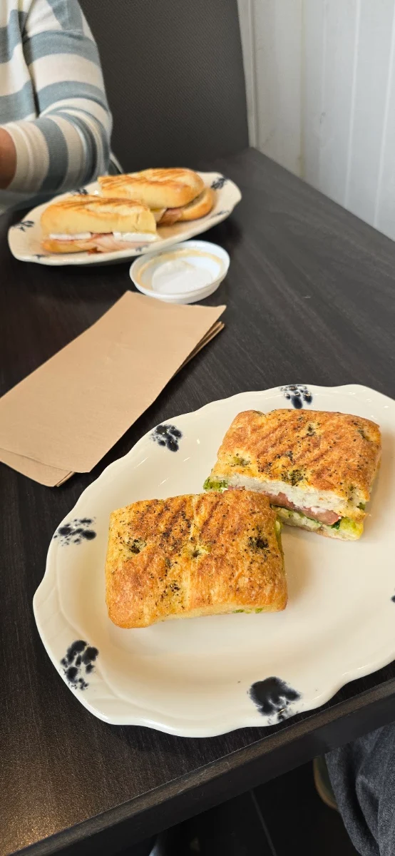 Omelette Feta Épinards Feta & Spinach Omelette Sandwich