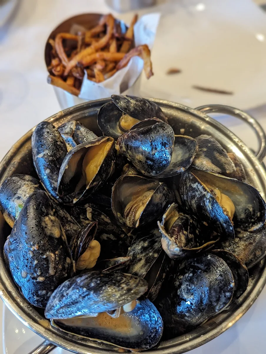 Fresh Steamed Mussels