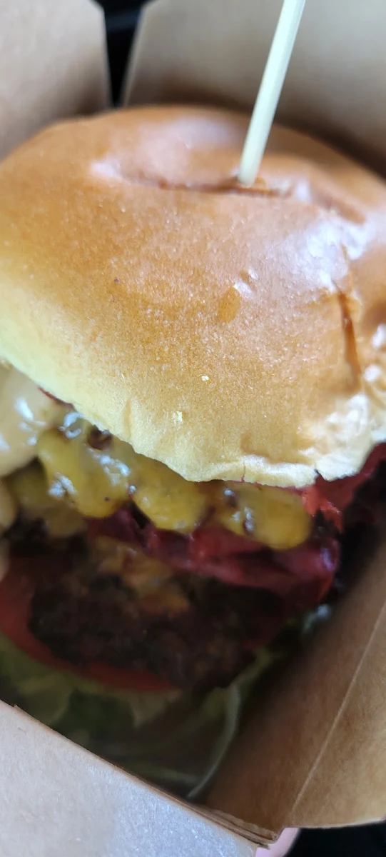 Wildcat Cheese Burger