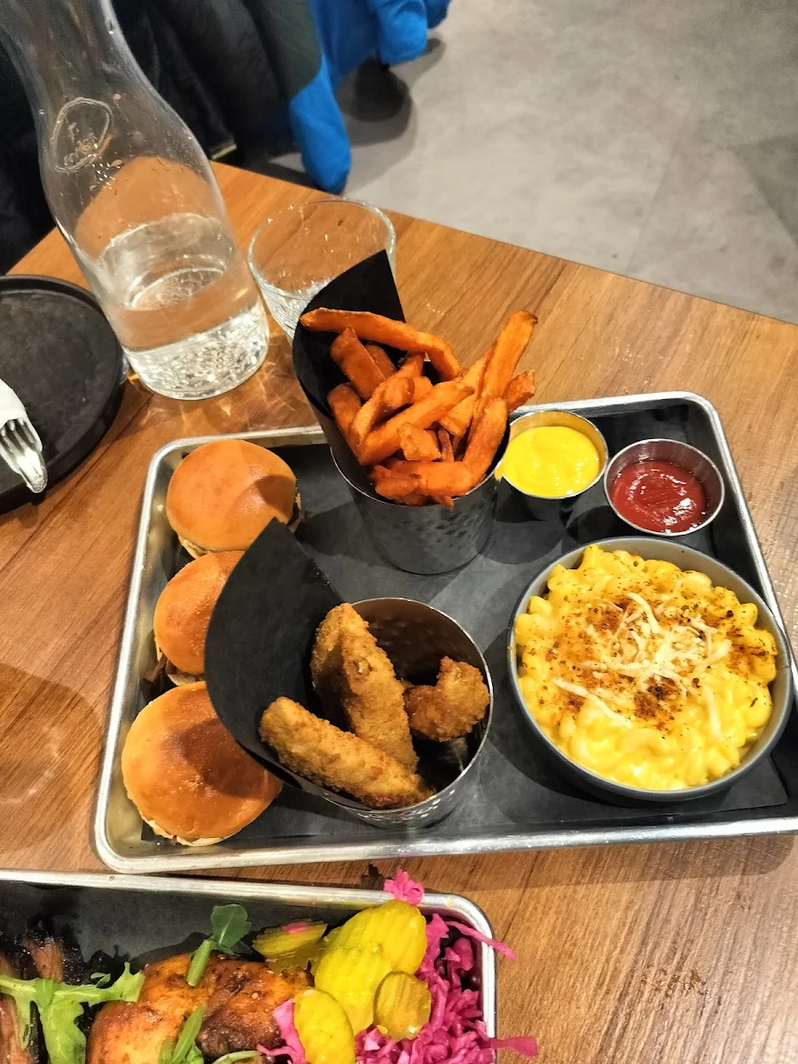 Fried Pickles Mac and Cheese
